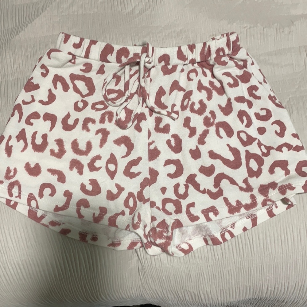 Le Lis Collection comfy leopard print shorts